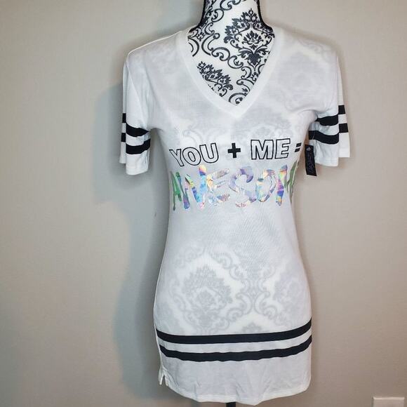 City streets extra small womens v-neck tee with striped trim and holographic wri - Picture 1 of 12